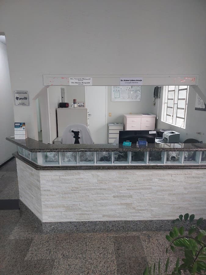 Relógio simbolizando rapidez no atendimento.